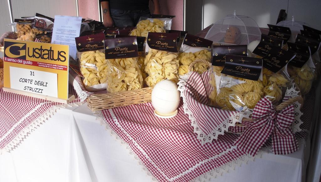 B&B Corte Degli Struzzi Pescia Romana Zewnętrze zdjęcie