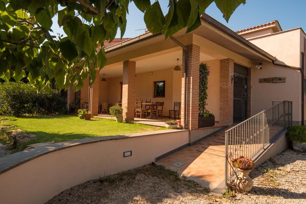 B&B Corte Degli Struzzi Pescia Romana Zewnętrze zdjęcie